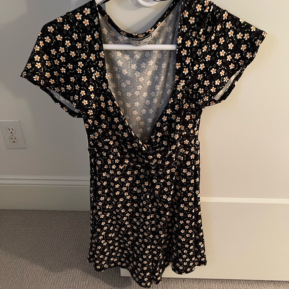 Urban Outfitters floral romper - Picture 2 of 3